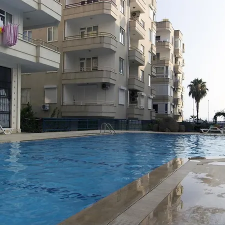 Mahmutlar Ak Apartman