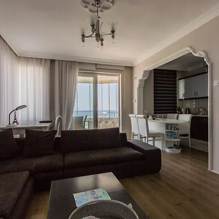 Mahmutlar Ak Apartman *